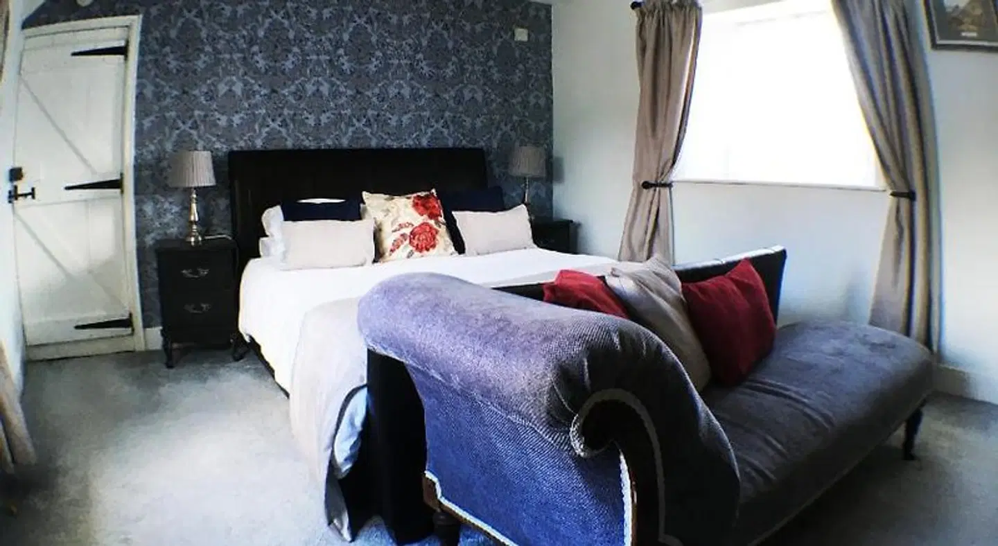 Hillside Bed & Breakfast ROOM_EXAMPLE