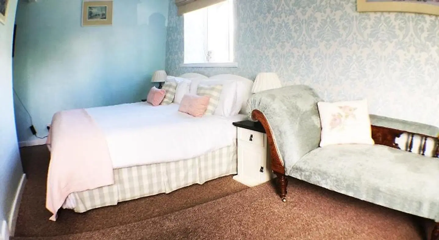 Hillside Bed & Breakfast ROOM_EXAMPLE