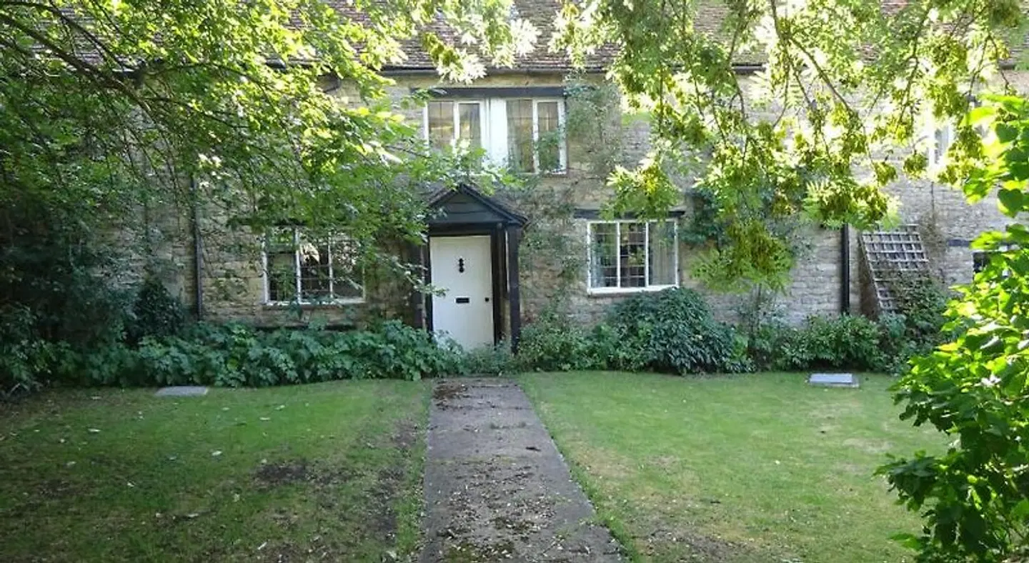 The Old Farmhouse EXTERIOR