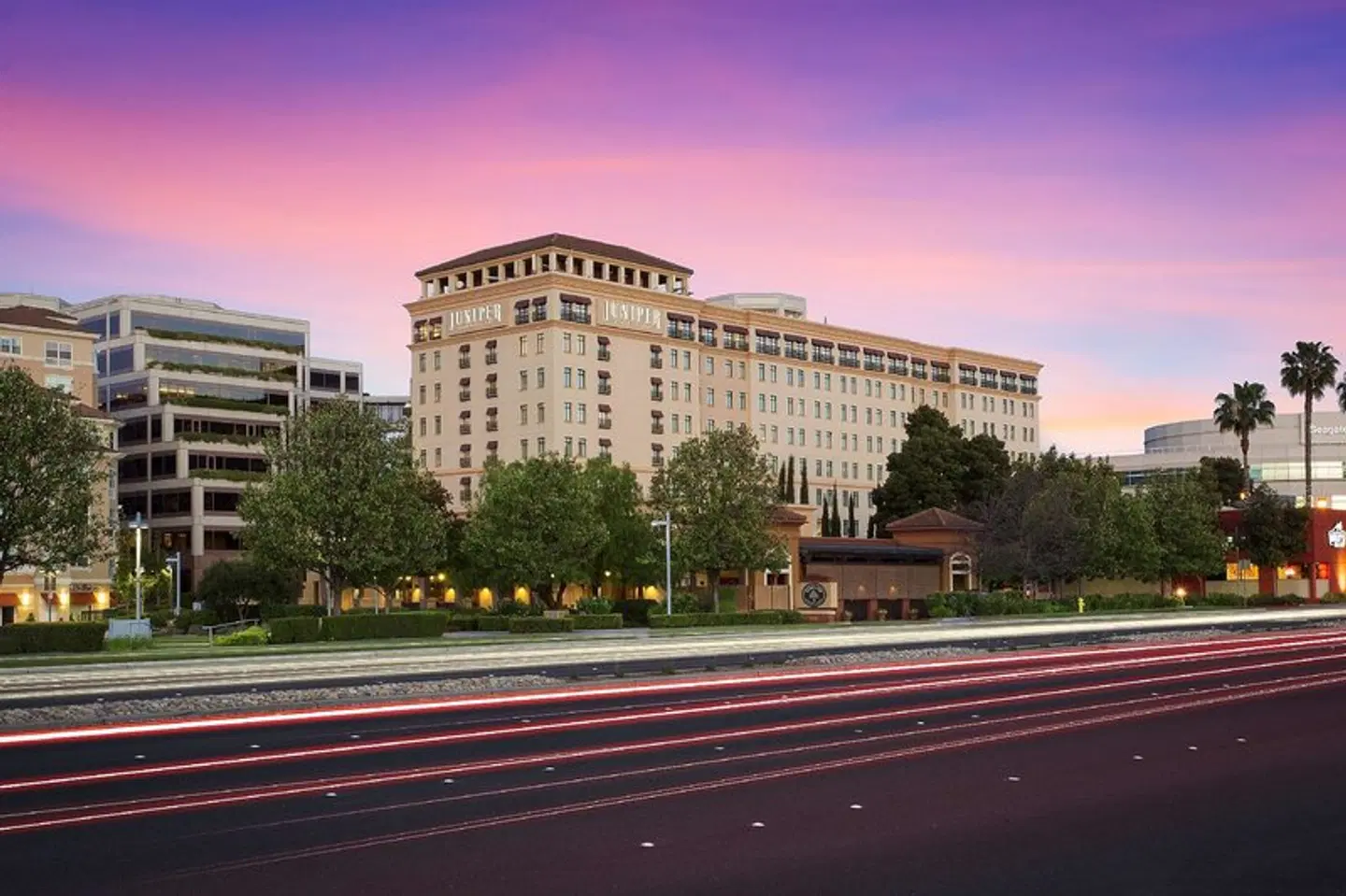 Juniper Hotel Cupertino, Curio Collection by Hilton EXTERIOR