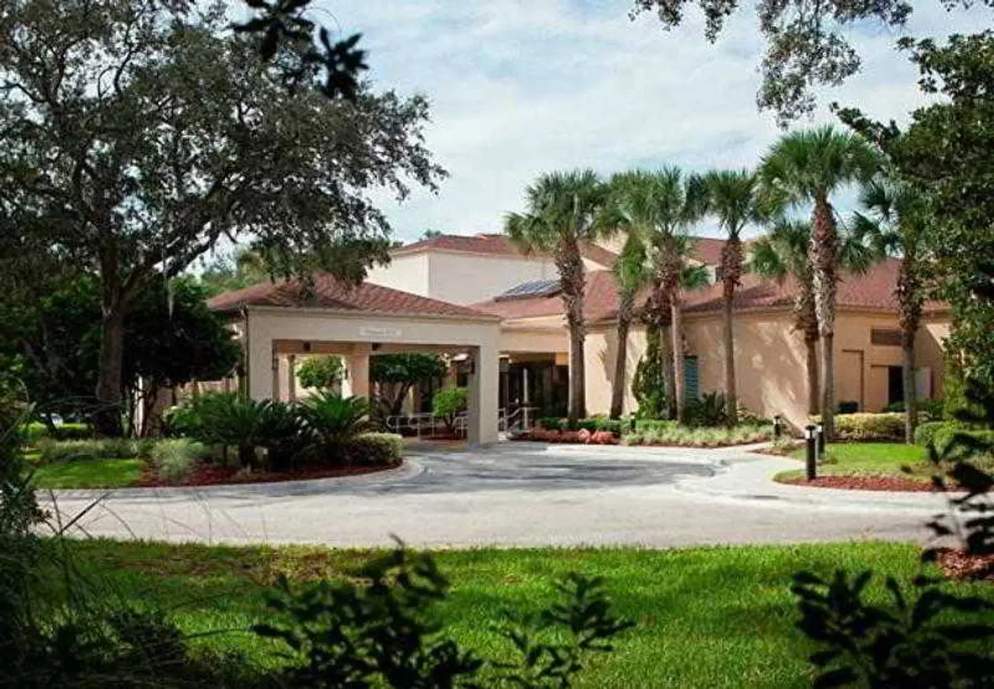 Courtyard by Marriott Jacksonville at the Mayo Clinic Campus/Beaches EXTERIOR