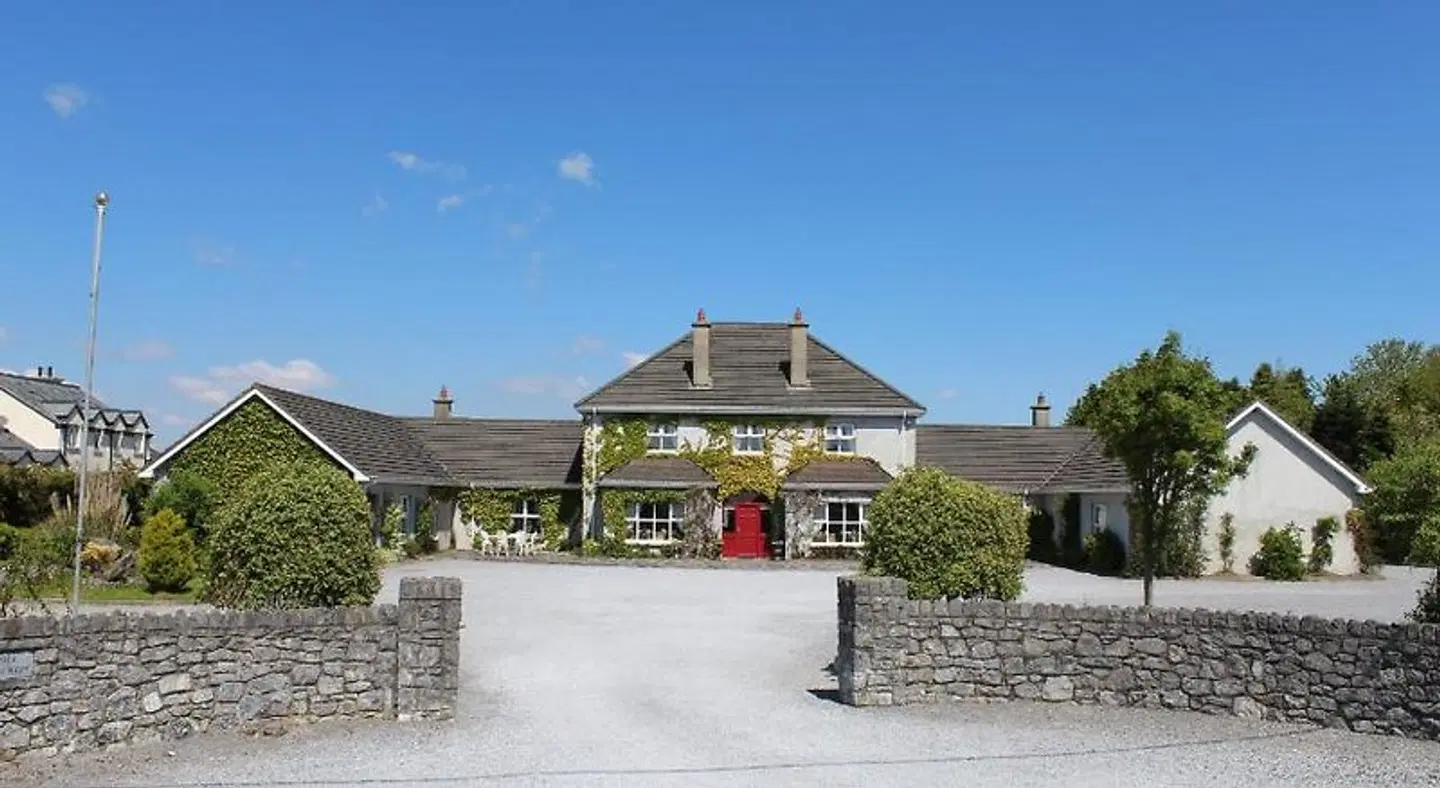 Adare Country House EXTERIOR