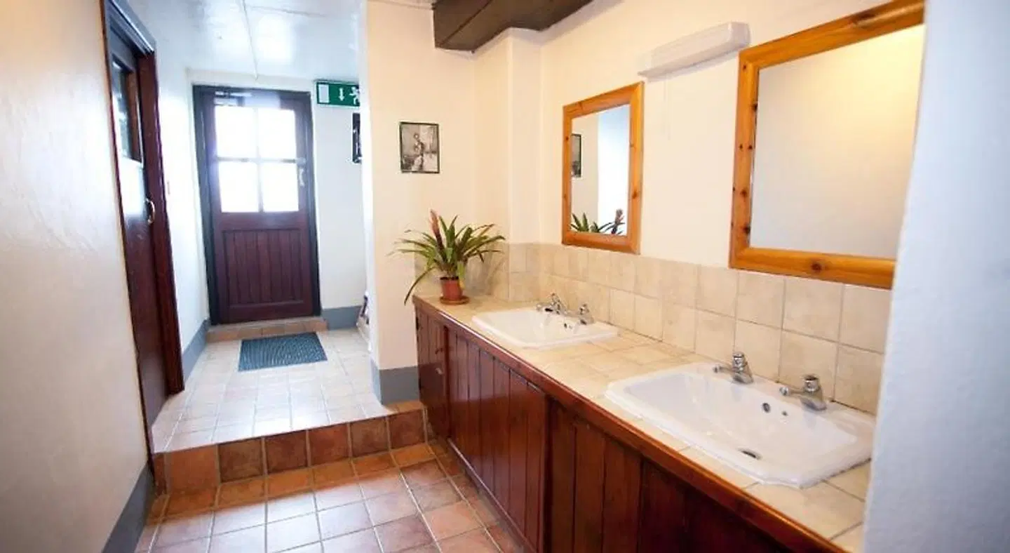 Aille River Hostel Badezimmer