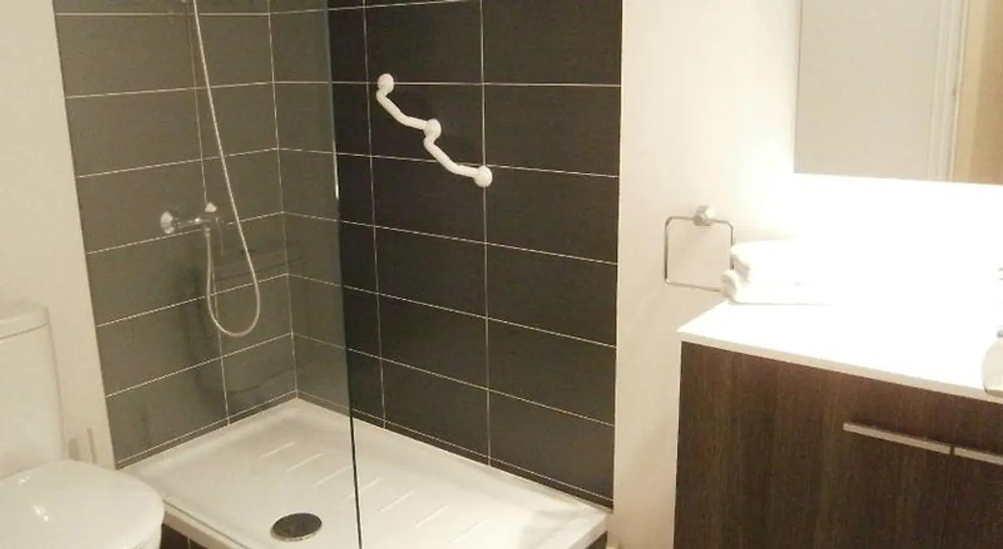Marbel Apartments Badezimmer