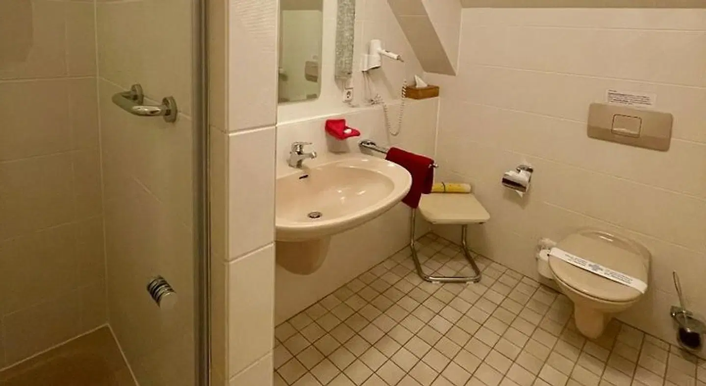 Villa am Park Badezimmer