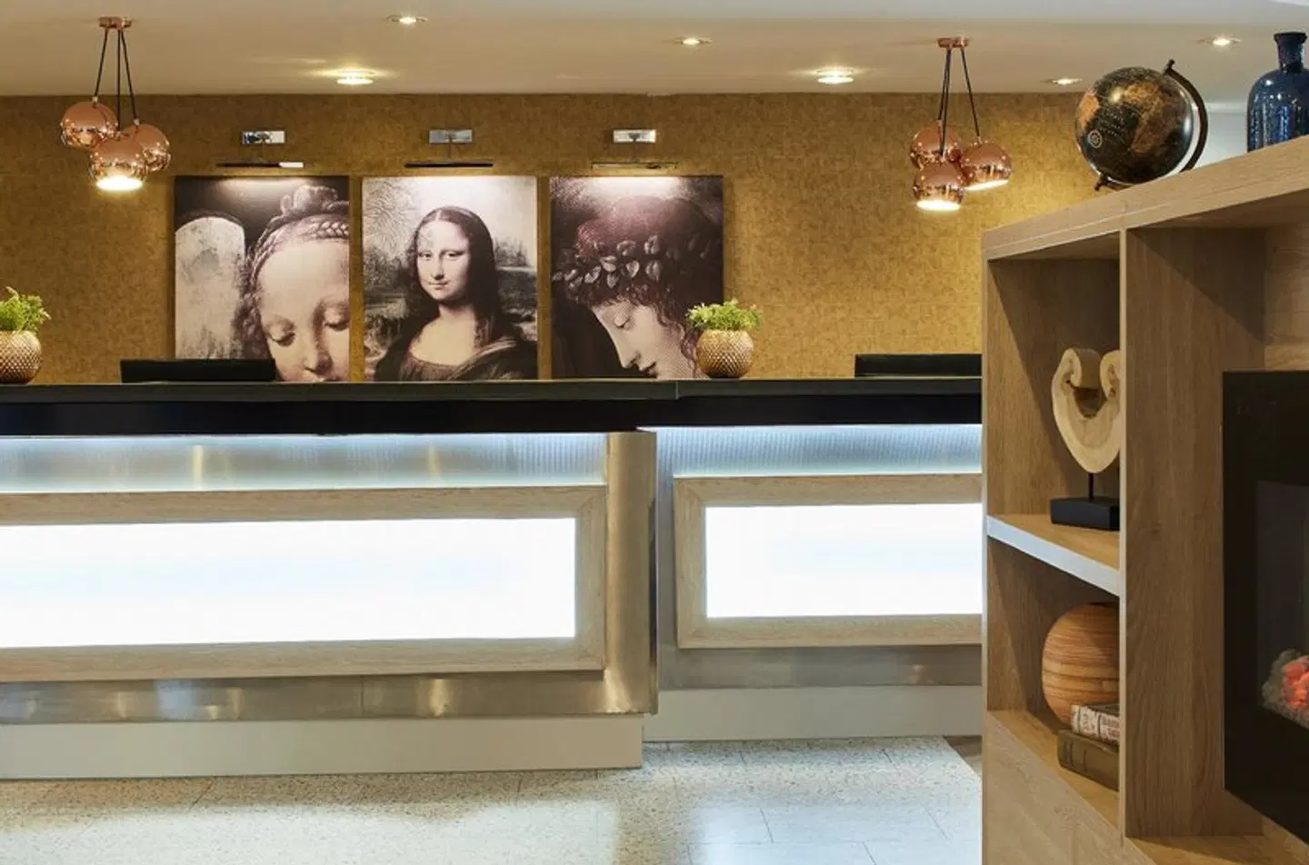 Leonardo London Heathrow Airport LOUNGE_LOBBY