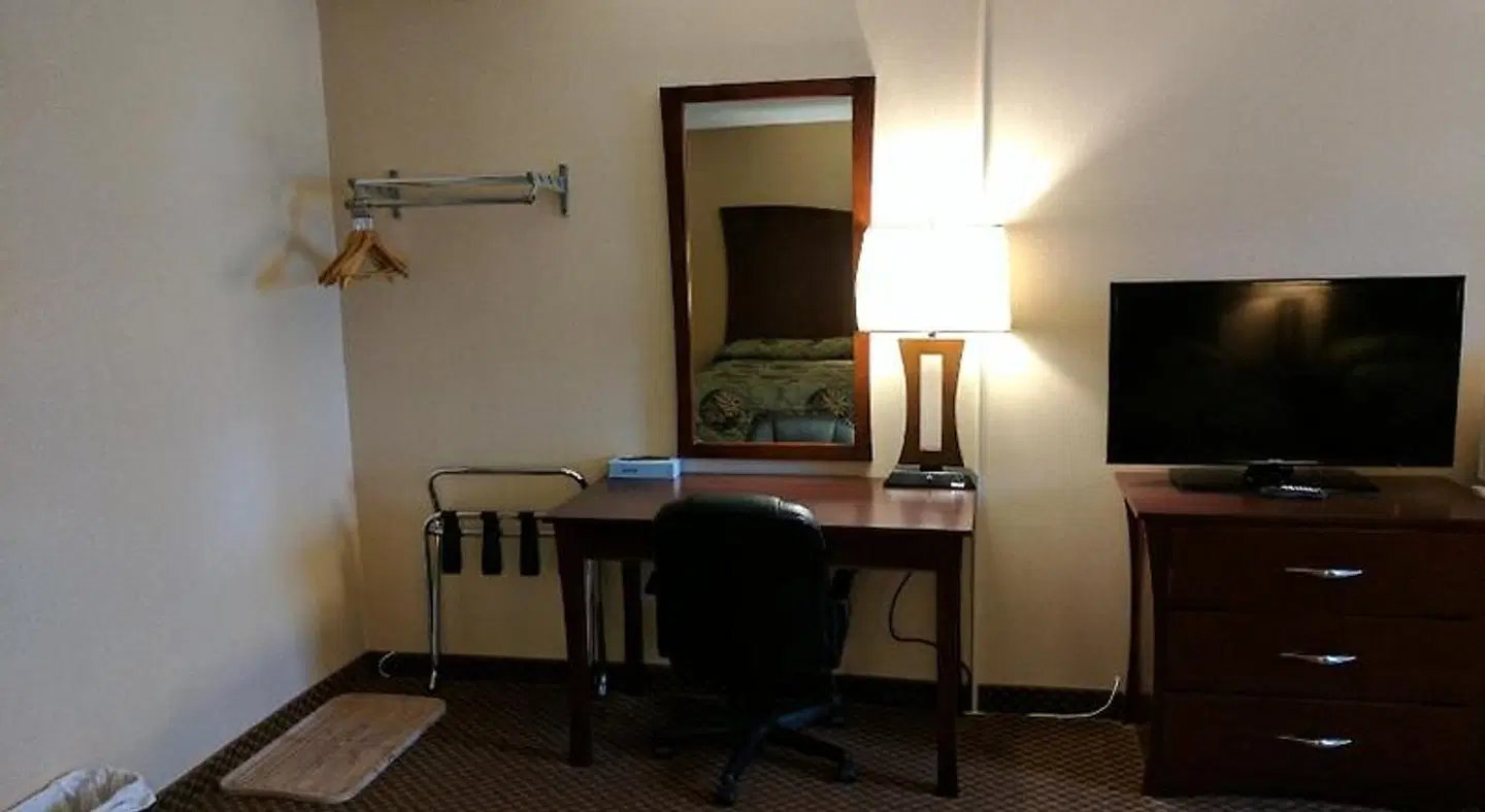 Luxury Inn ROOM_EXAMPLE