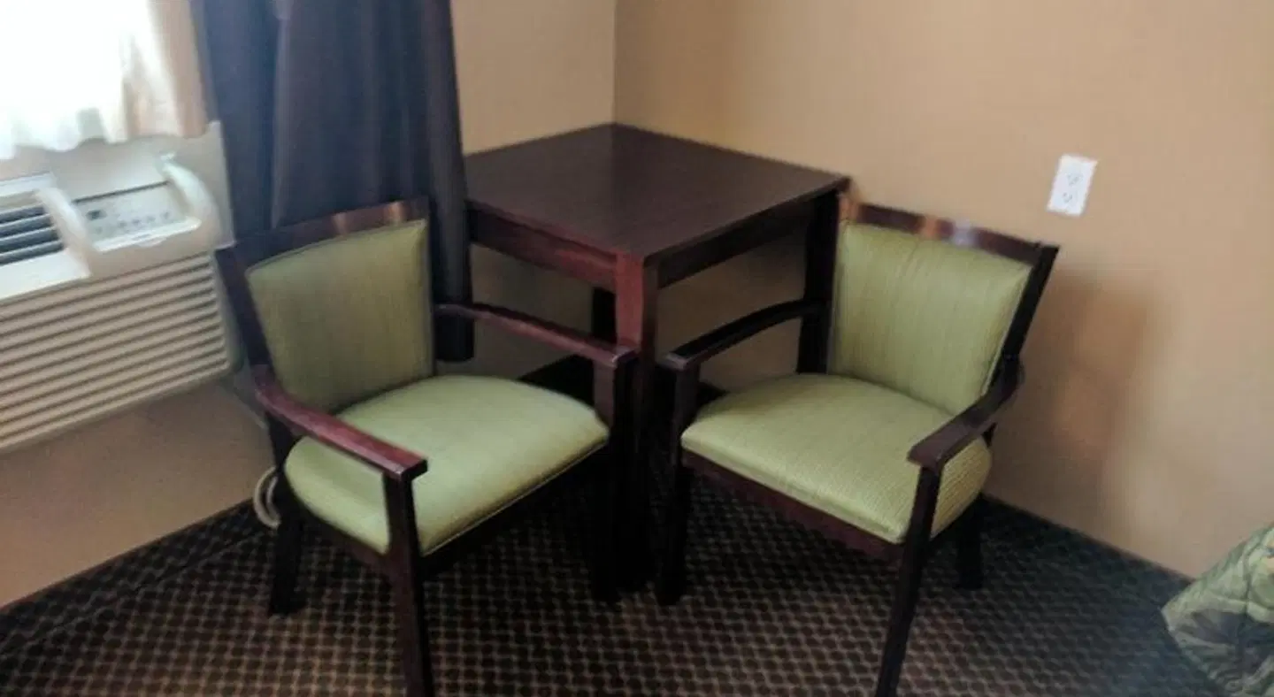 Luxury Inn ROOM_EXAMPLE