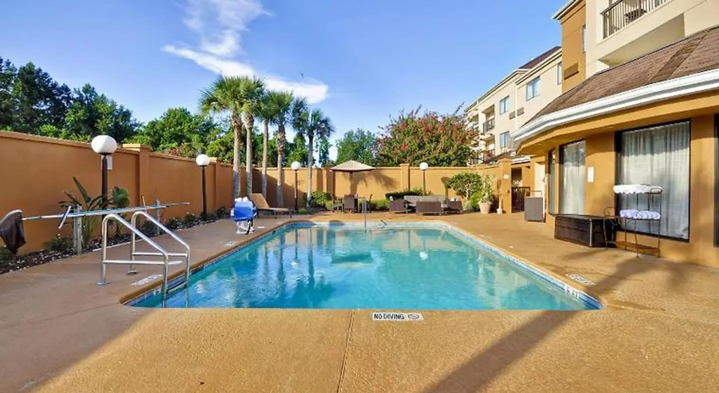 Courtyard by Marriott Jacksonville Airport Northeast OUTDOOR_POOL