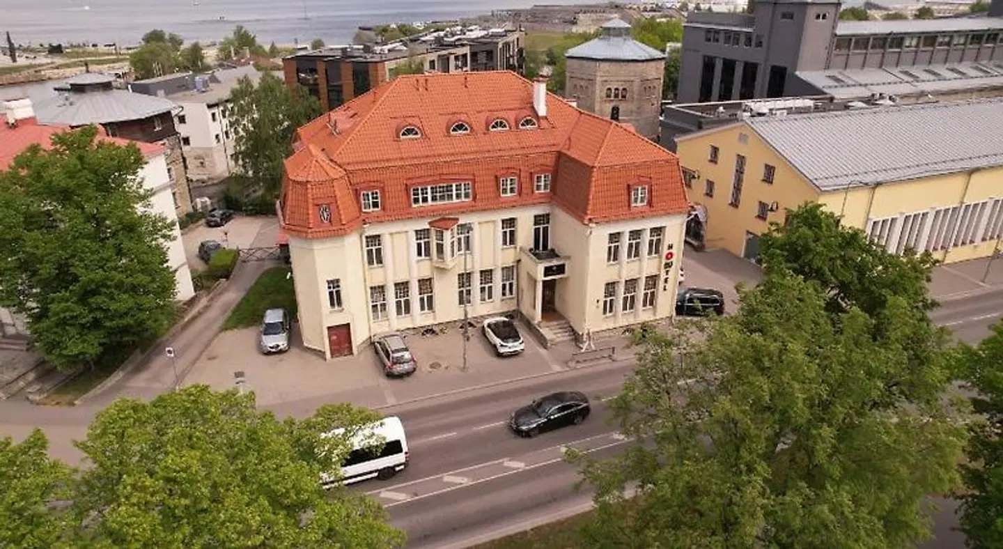 16eur - Fat Margaret Aussenansicht