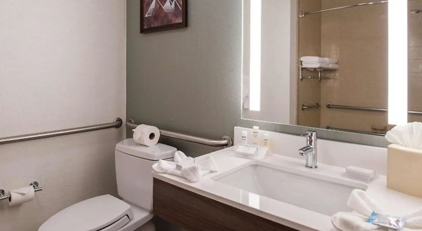 Hilton Garden Inn Bend Badezimmer
