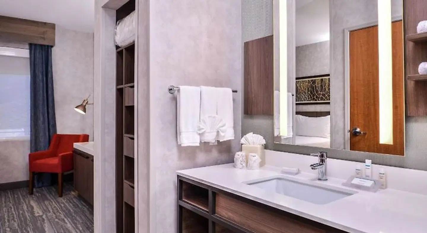 Hilton Garden Inn Bend Badezimmer