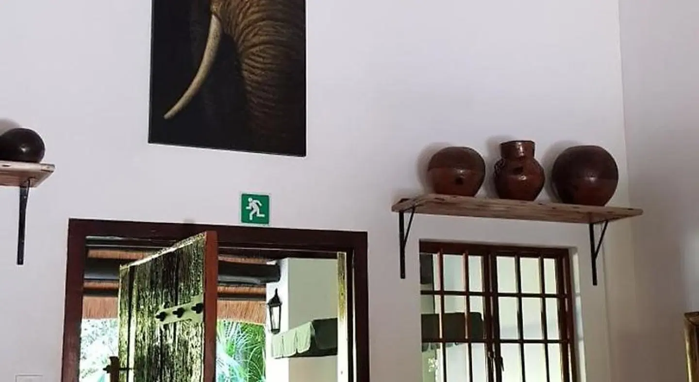 African Ambience ROOM_EXAMPLE