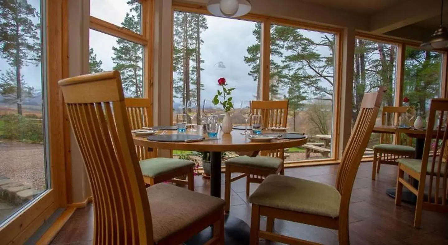 Old Pines Hotel & Restaurant Restaurant
