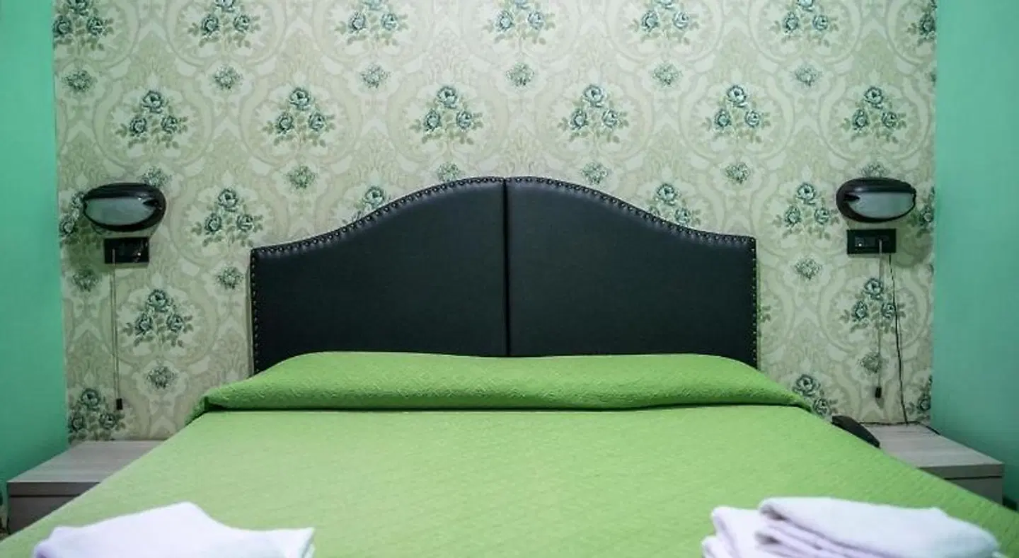 Ferrarese ROOM_EXAMPLE