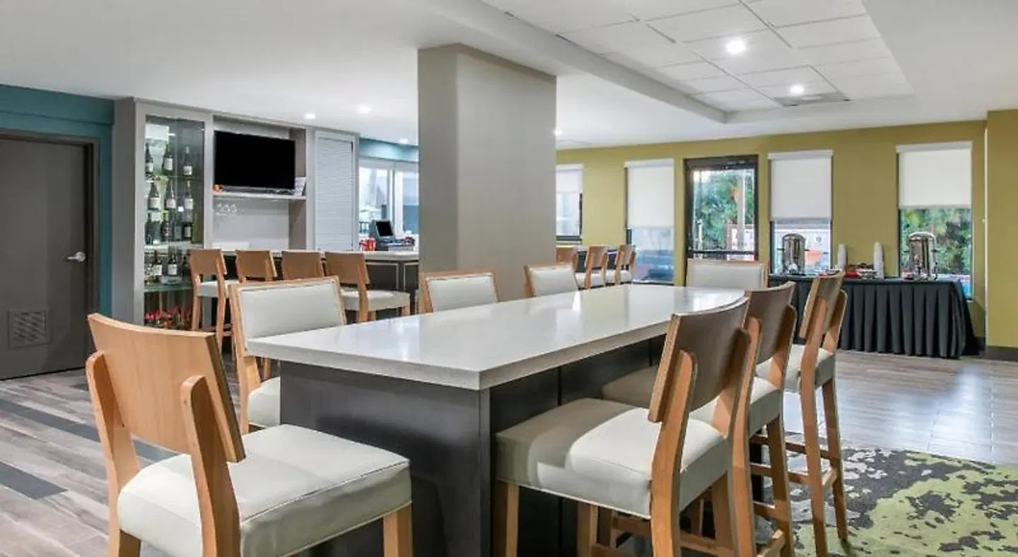 Holiday Inn Melbourne-Viera Conference Ctr by IHG Bar