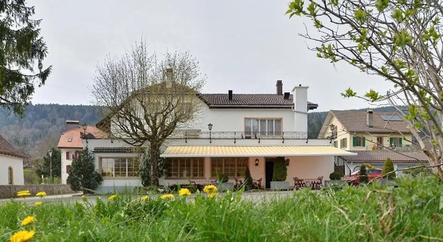 Du Chasseur EXTERIOR