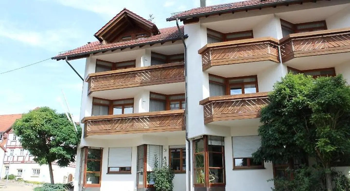Hirsch EXTERIOR