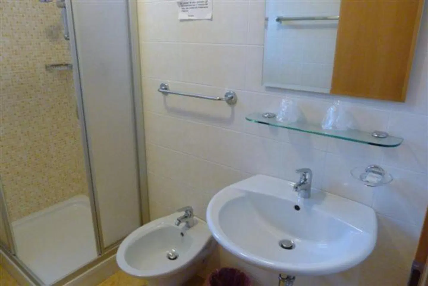 Garni Cremona Badezimmer