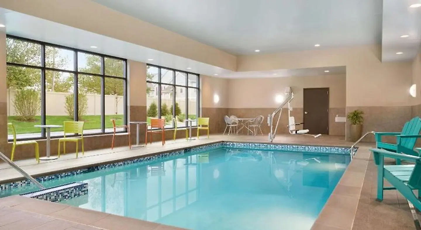 Home2 Suites by Hilton Joliet Plainfield Hallenbad