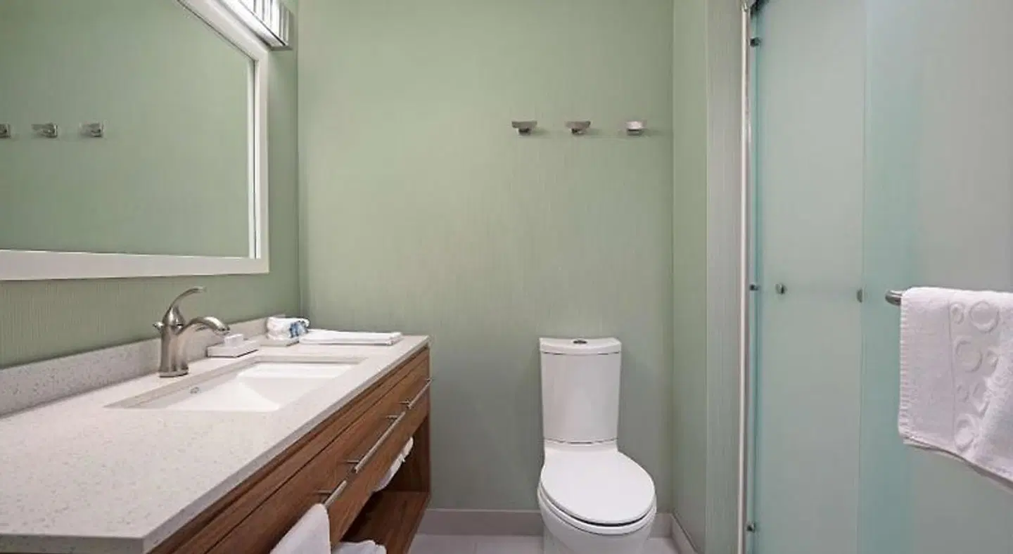 Home2 Suites by Hilton Joliet Plainfield Badezimmer
