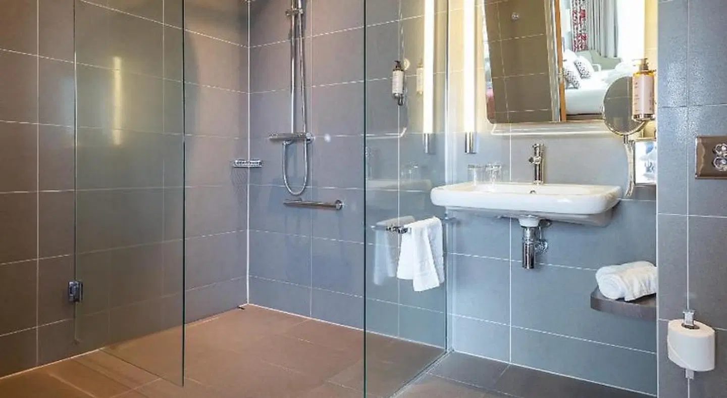 Mercure Clermont Ferrand Centre Jaude Hotel Badezimmer
