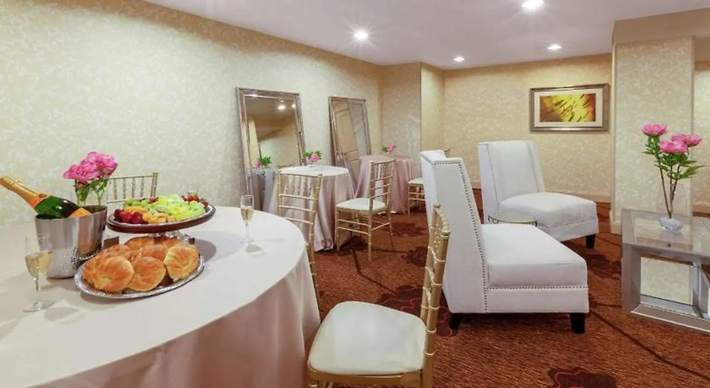 Hilton Garden Inn Pittsburgh University Place Restaurant