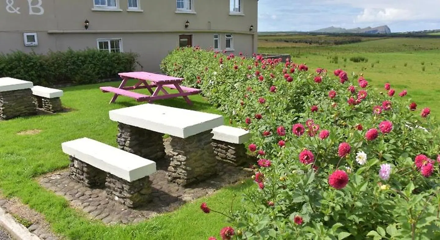 An Bothar Pub Garten