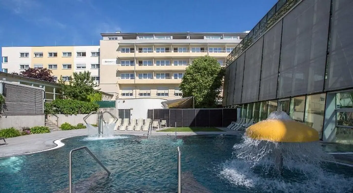 Badener Hof OUTDOOR_POOL
