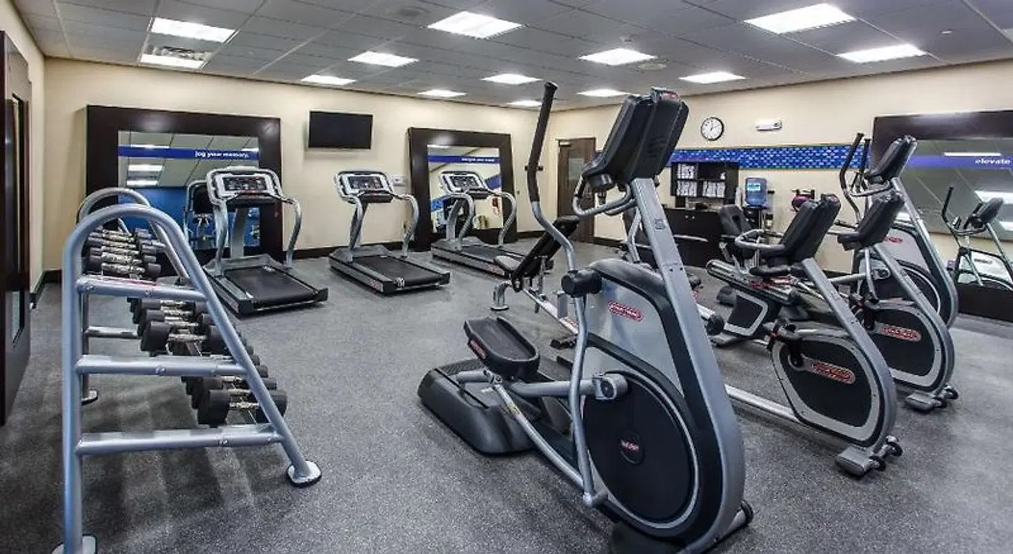 Hampton Inn & Suites Wichita/Airport SPORTS_AND_LEISURE
