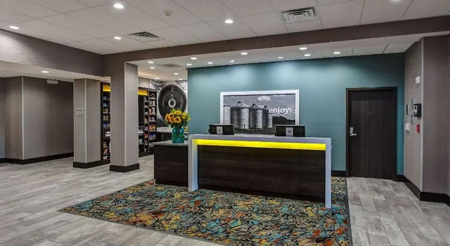 Hampton Inn & Suites Wichita/Airport LOUNGE_LOBBY