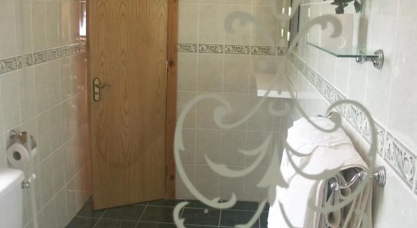 Cahergal Farmhouse B&B Badezimmer