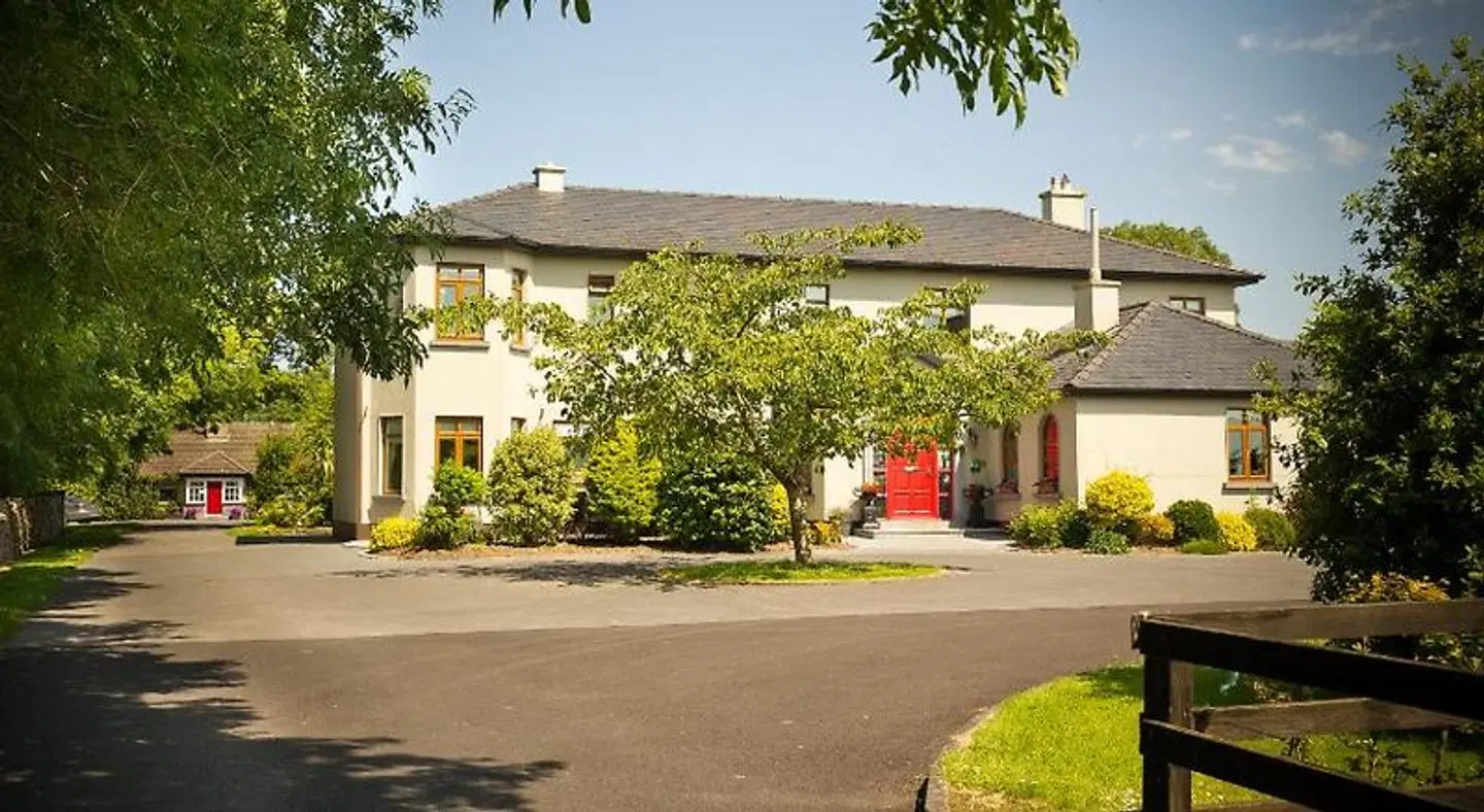 Cahergal Farmhouse B&B EXTERIOR