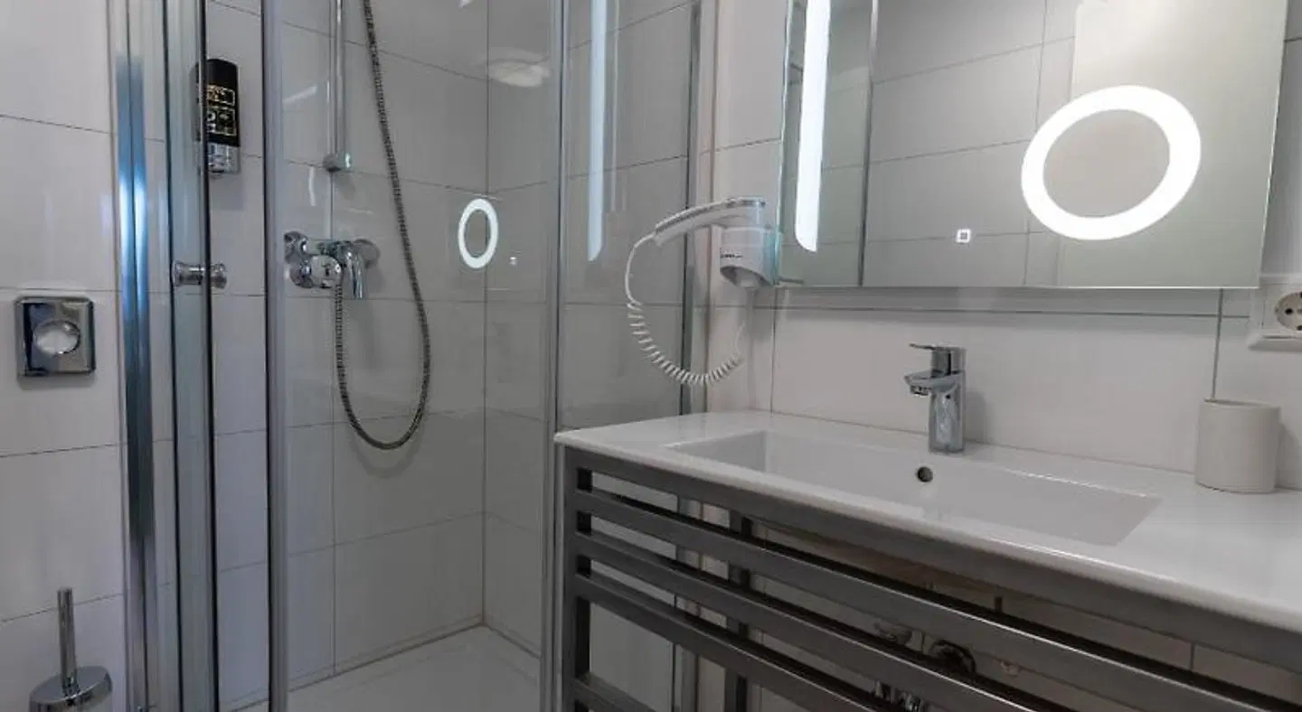 Hotel Myrsini Badezimmer