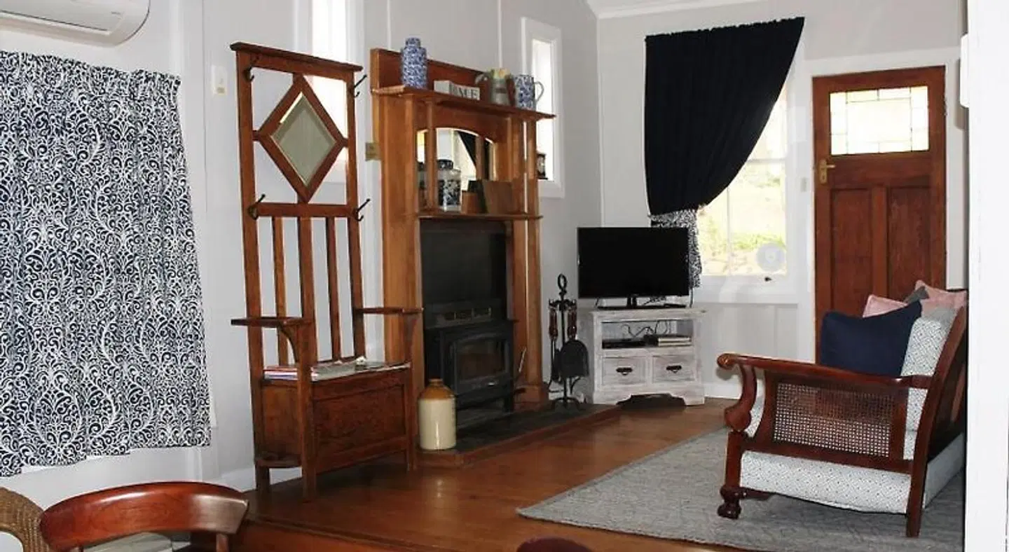 Outback Cellar & Country Cottage ROOM_EXAMPLE