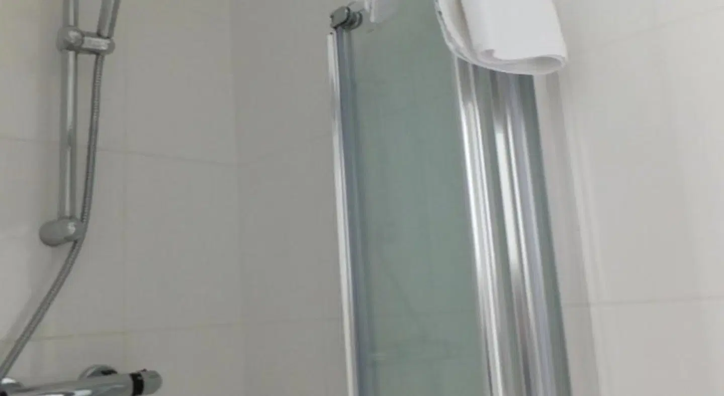 Grove Guest House Badezimmer