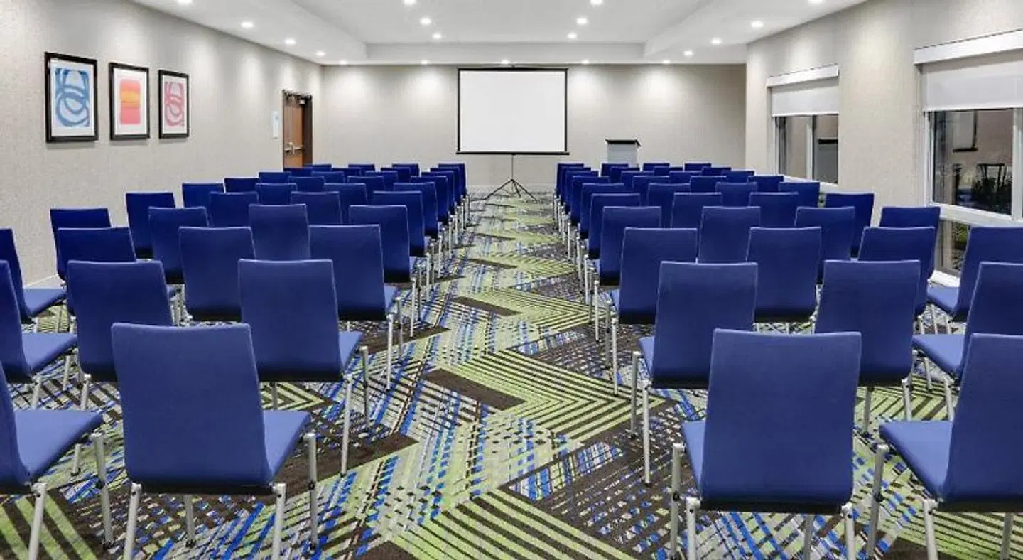 Holiday Inn Express & Suites Dallas NW HWY - Love Field by IHG Konferenz