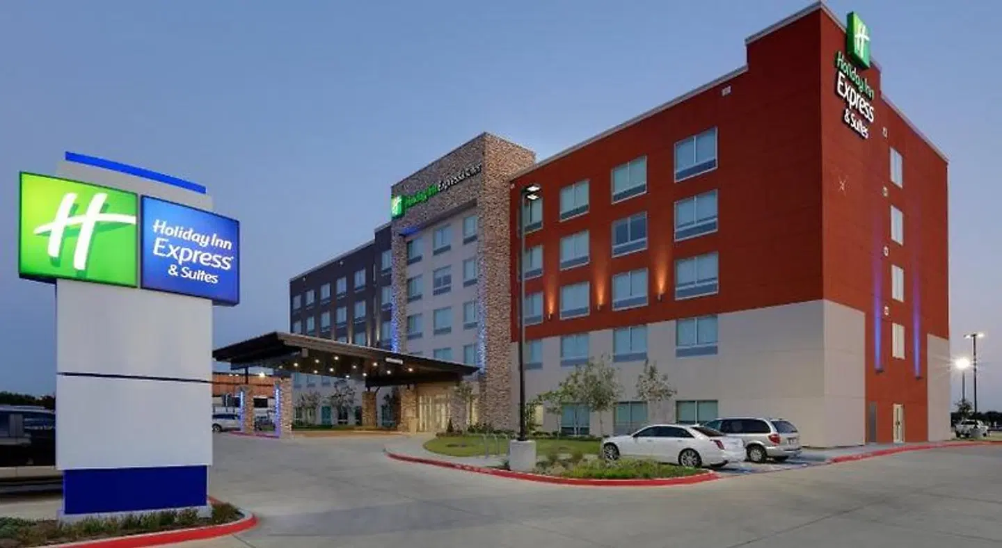 Holiday Inn Express & Suites Dallas NW HWY - Love Field by IHG EXTERIOR