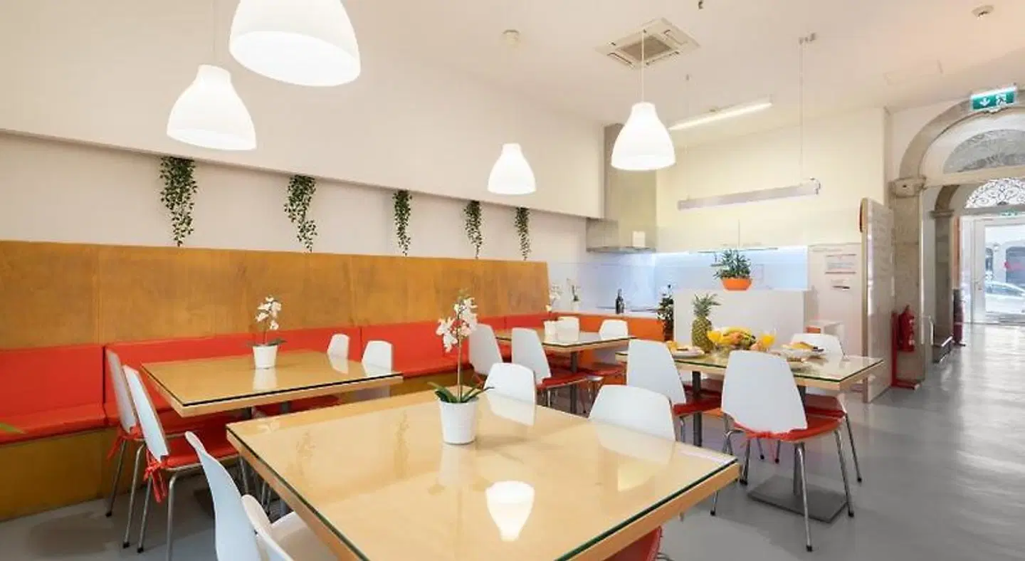 Porto Lounge Hostel & Guesthouse Restaurant