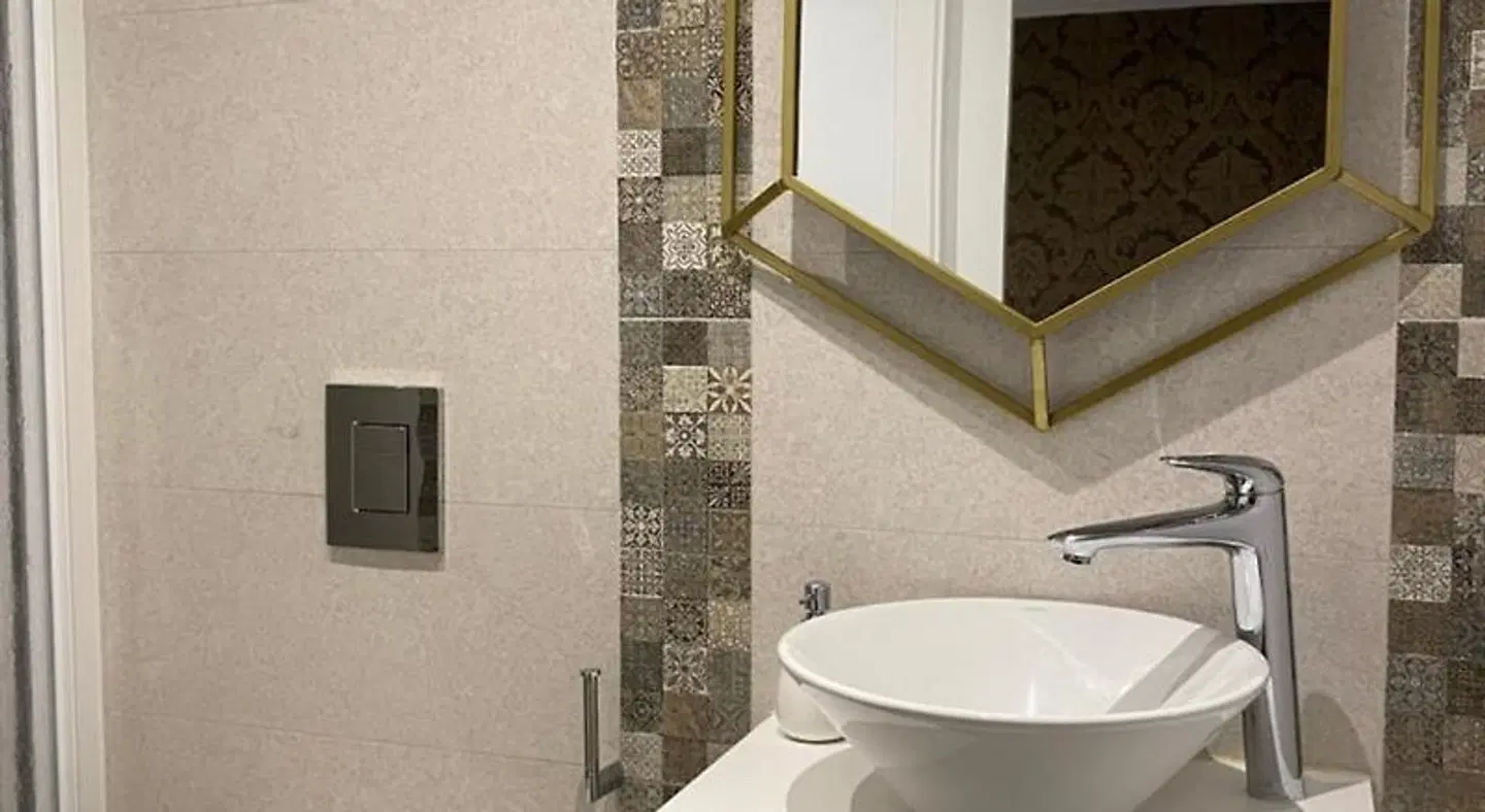 Hostal Alisol Boutique Marbella Badezimmer