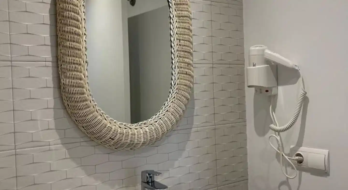 Hostal Alisol Boutique Marbella Badezimmer