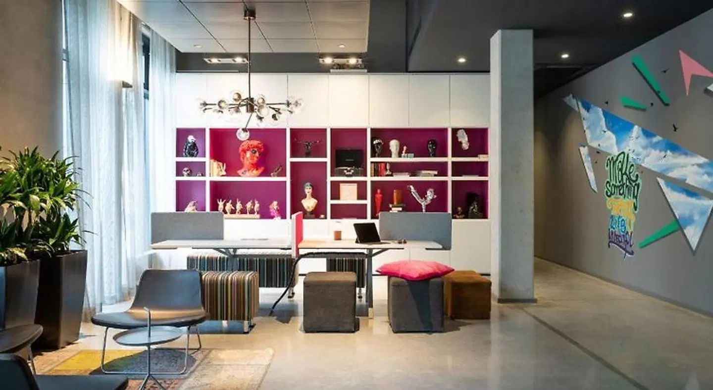Moxy Frankfurt Airport Bar