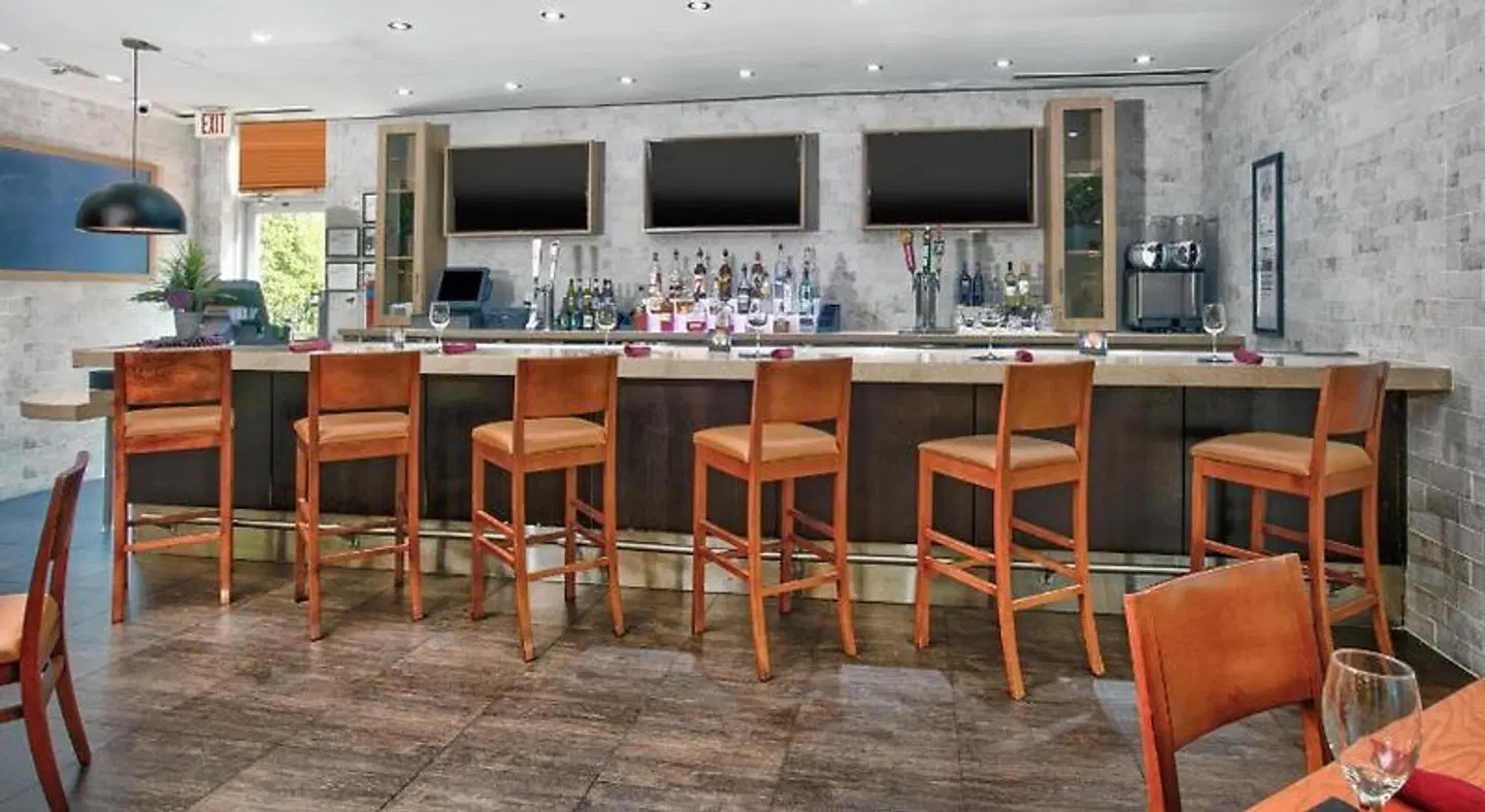 Holiday Inn Dallas - Fort Worth Airport South by IHG Bar