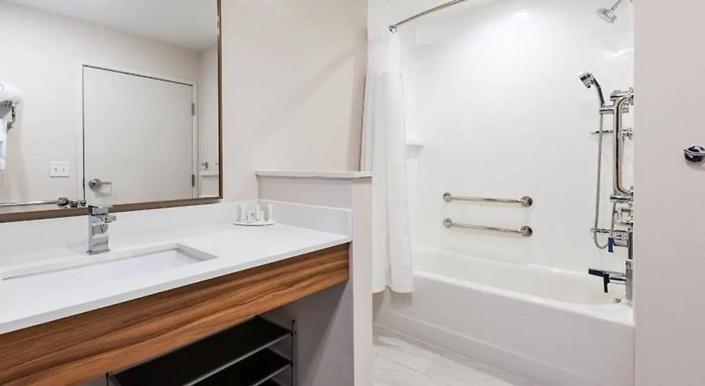 Fairfield by Marriott Inn & Suites Warsaw Badezimmer