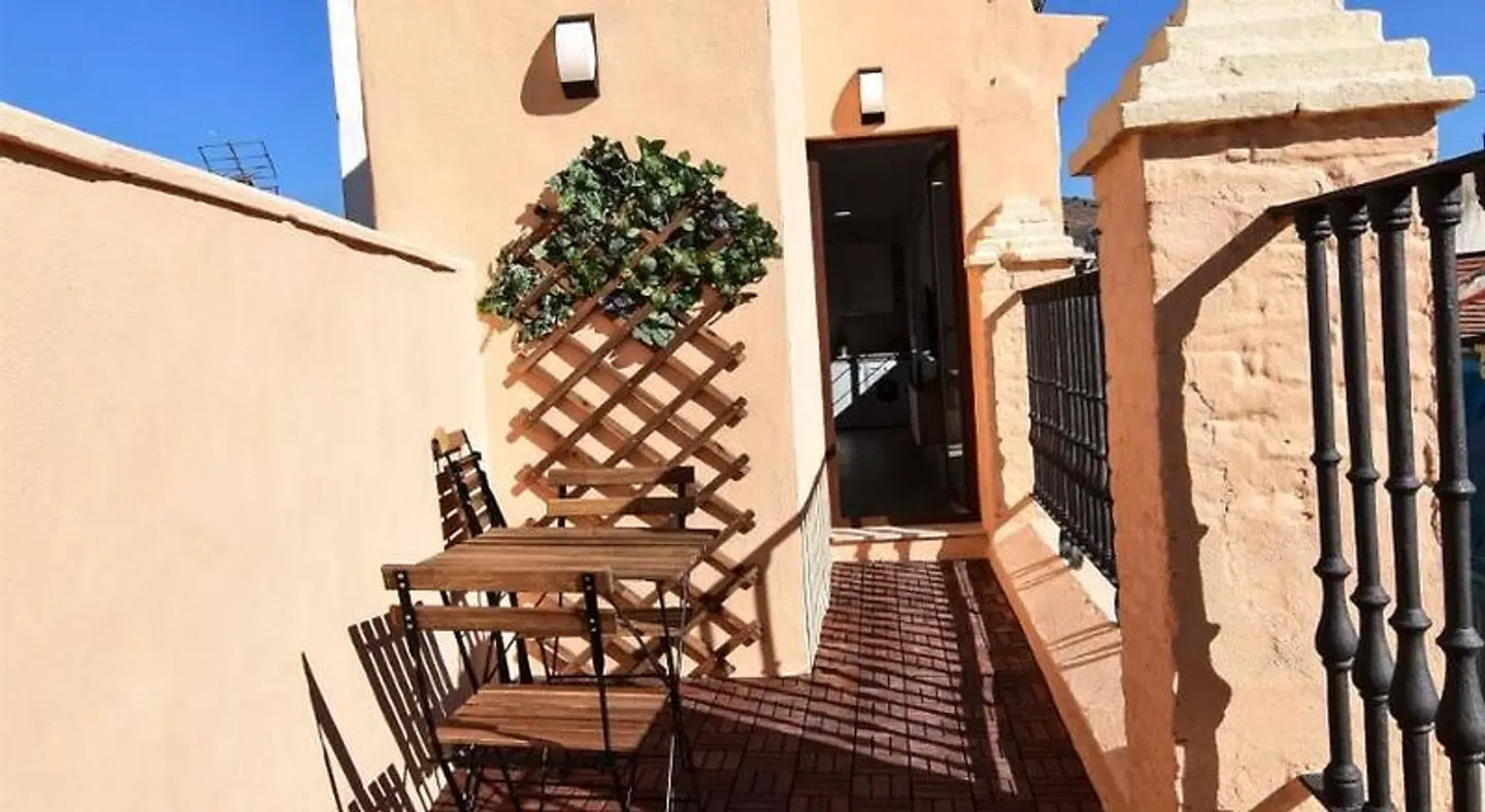 Letmalaga Comedy Terrasse
