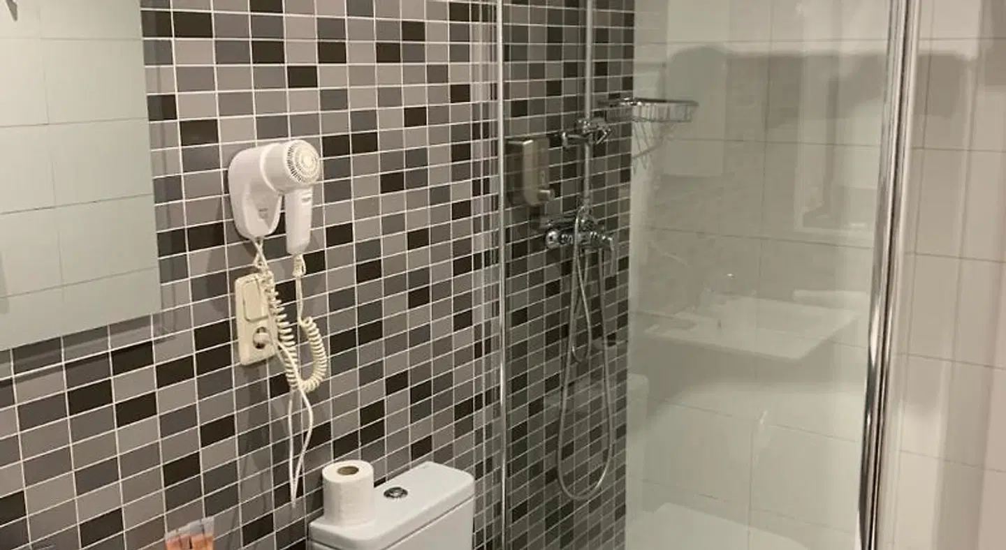 Hostal Falfes Badezimmer