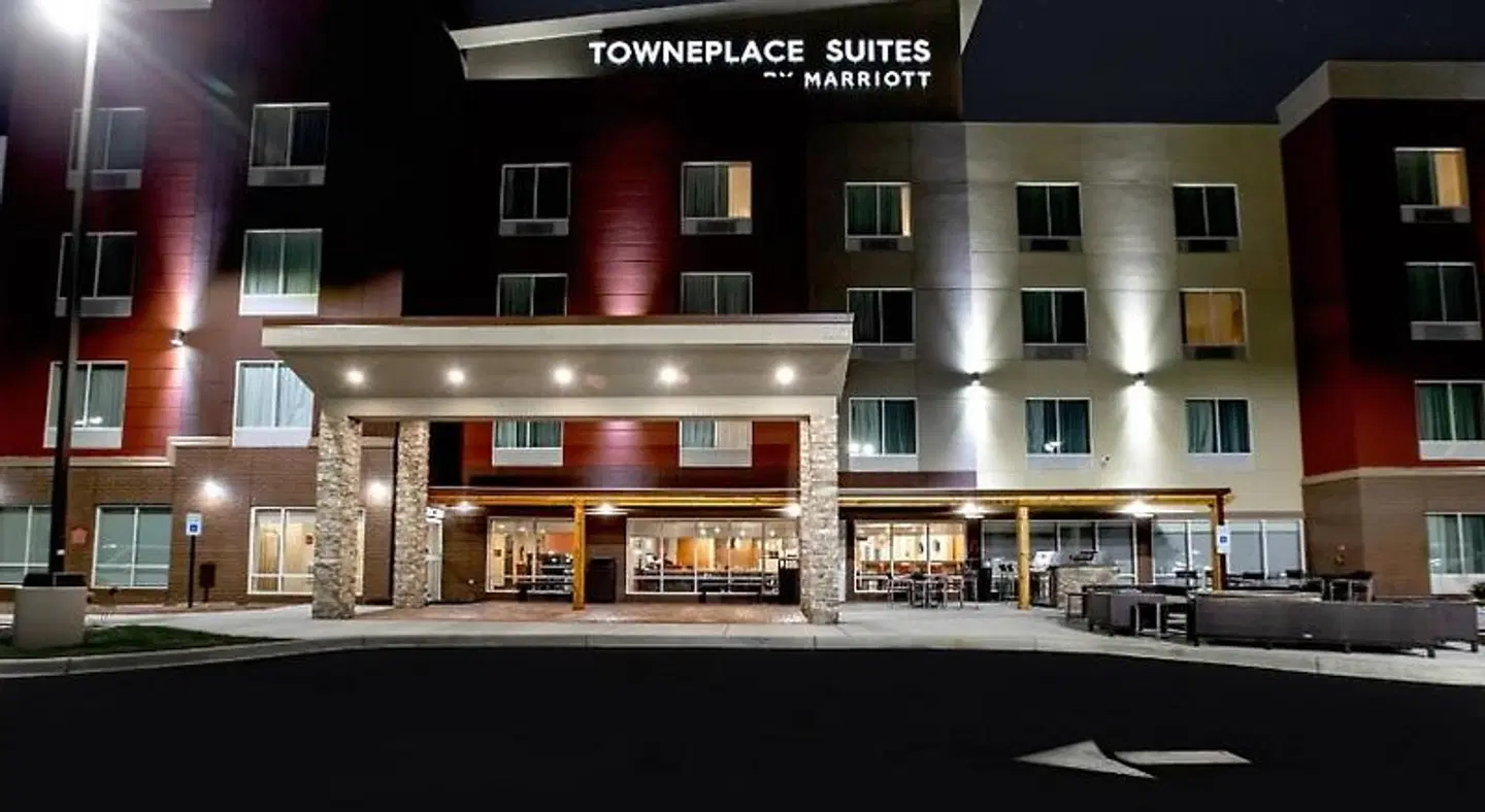 TownePlace Suites by Marriott Louisville Airport EXTERIOR