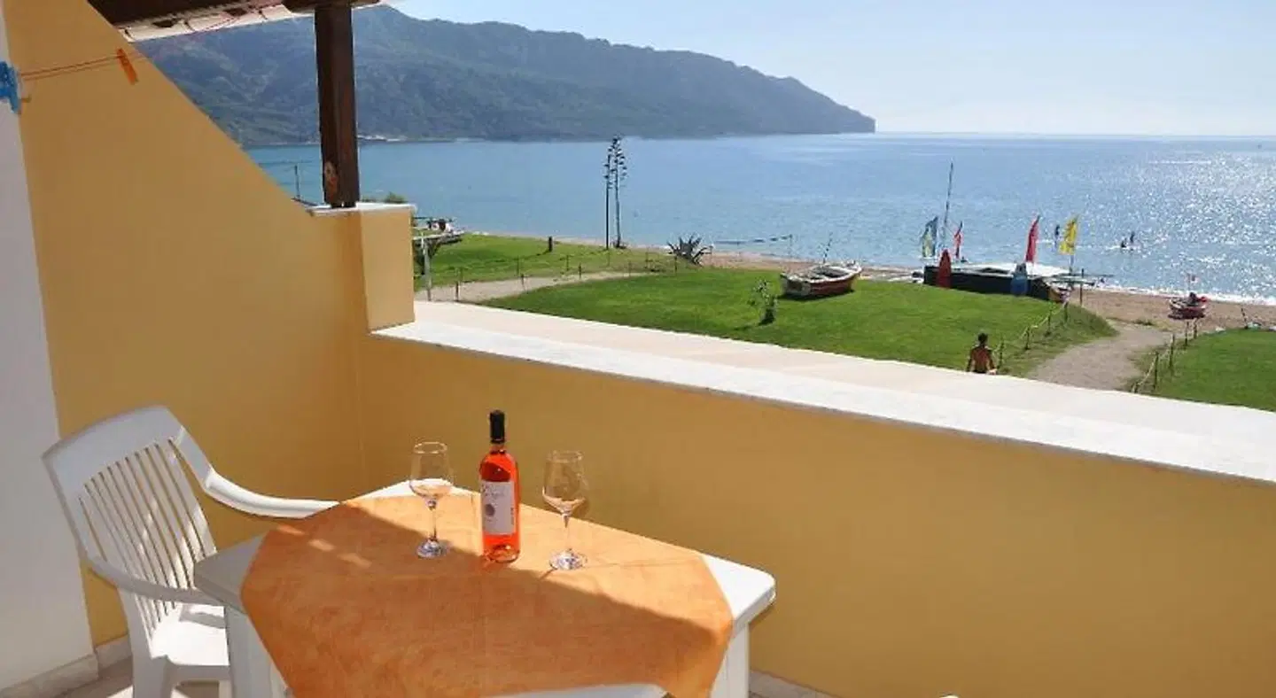 House Elias & Vasili SPORTS_AND_LEISURE