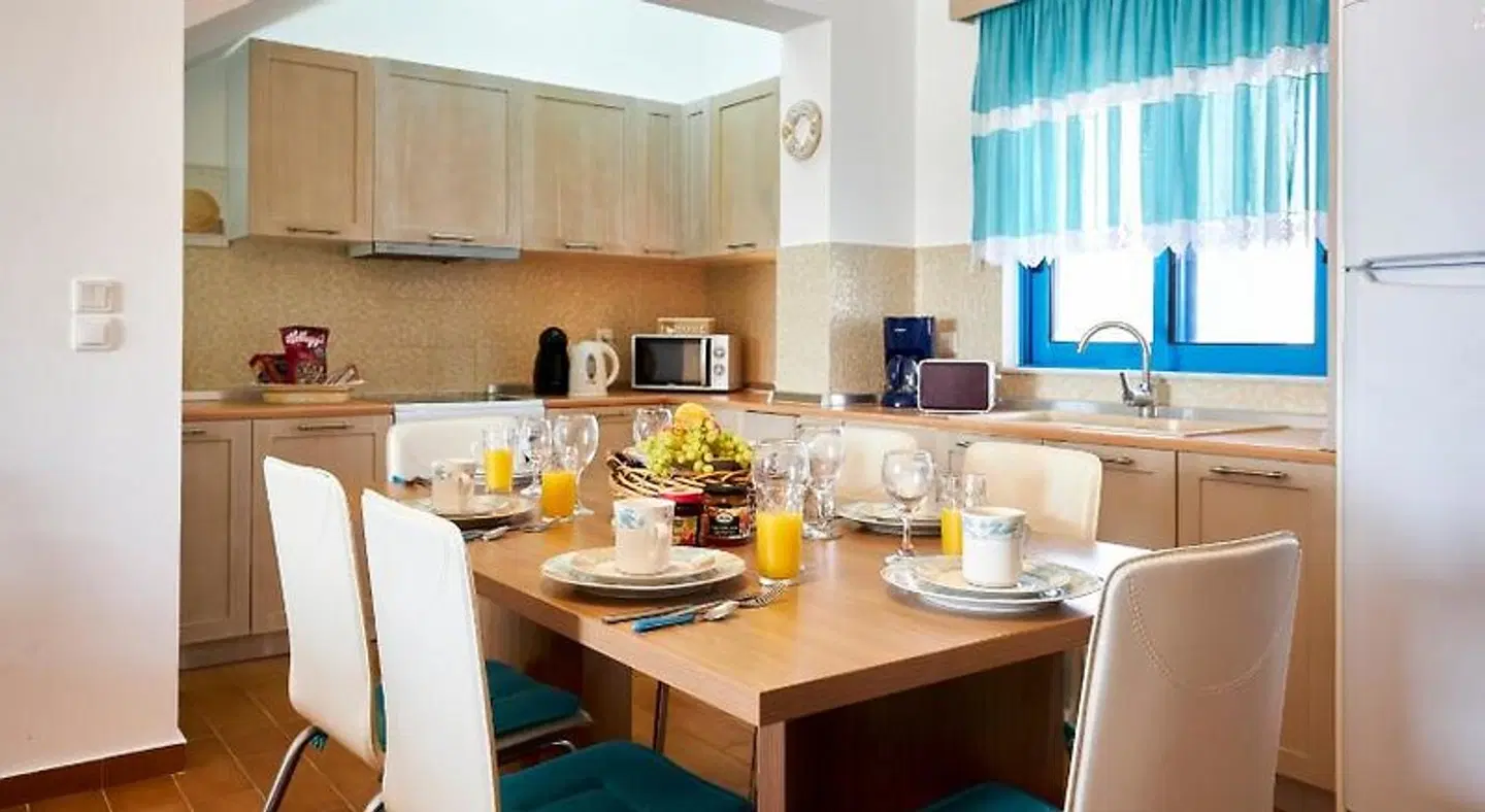 Nerida Beachfront Villas Restaurant