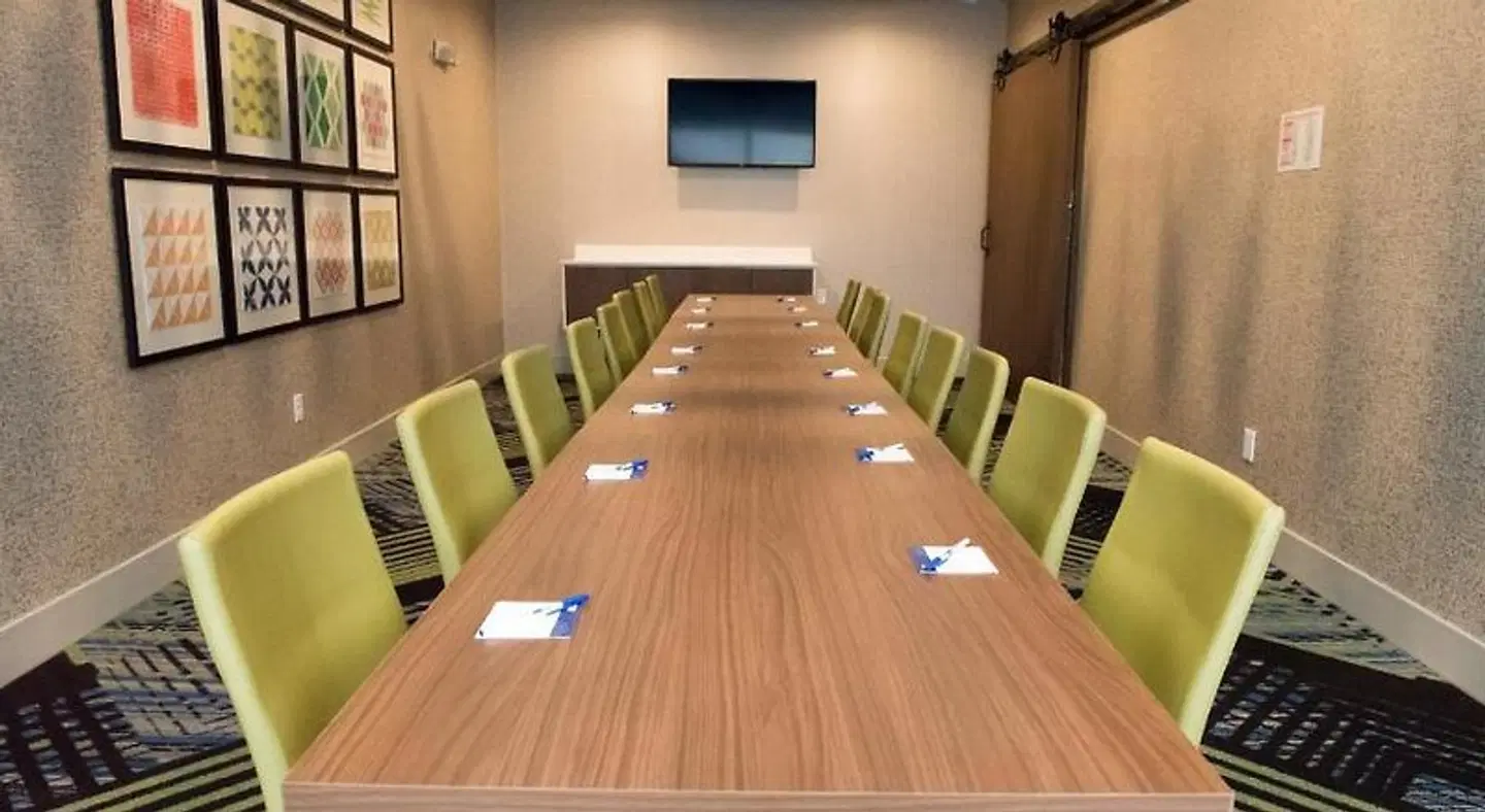 Holiday Inn Express & Suites Warsaw by IHG Konferenz